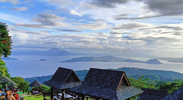 Picnic Grove in Tagaytay with view of Taal